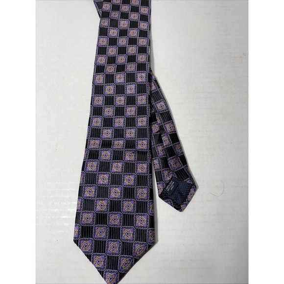 Daniel Cremieux Other - CREMIEUX Tie 100% Silk Black Purple Handmade In USA Necktie 3.50"X59"